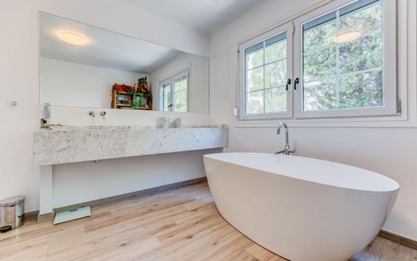 Maison à vendre    6 pièces •  Castagniers