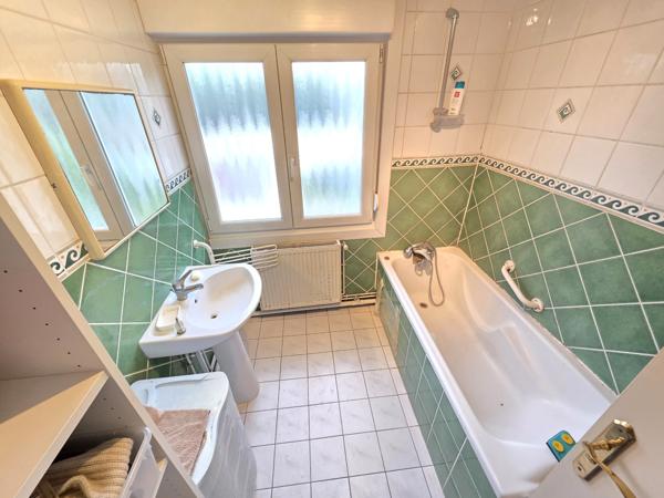 belle maison semi individuelle à conforter