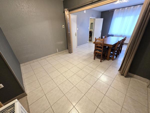 belle maison semi individuelle à conforter