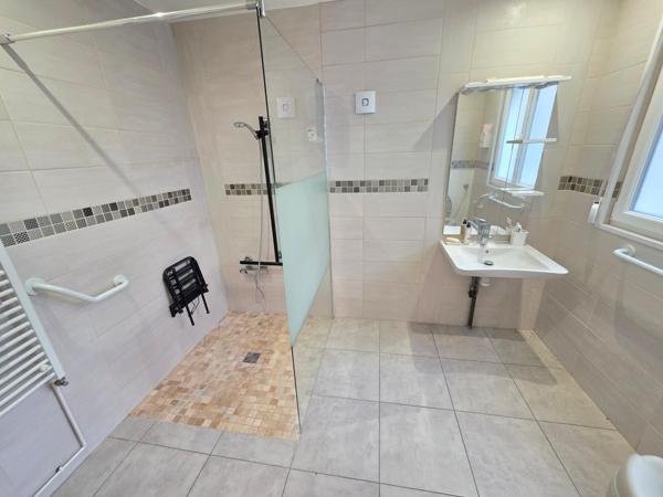 belle maison semi individuelle à conforter