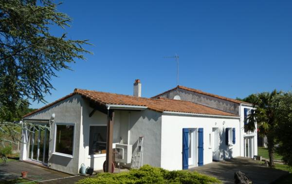 TRES PROCHE SAUJON – MAISON AVEC QUATRES CHAMBRES SUR UN TERRAIN D’ENVIRON 1.900 M²