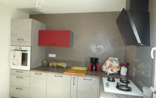 TRES PROCHE SAUJON – MAISON AVEC QUATRES CHAMBRES SUR UN TERRAIN D’ENVIRON 1.900 M²