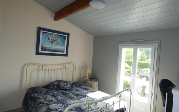 TRES PROCHE SAUJON – MAISON AVEC QUATRES CHAMBRES SUR UN TERRAIN D’ENVIRON 1.900 M²