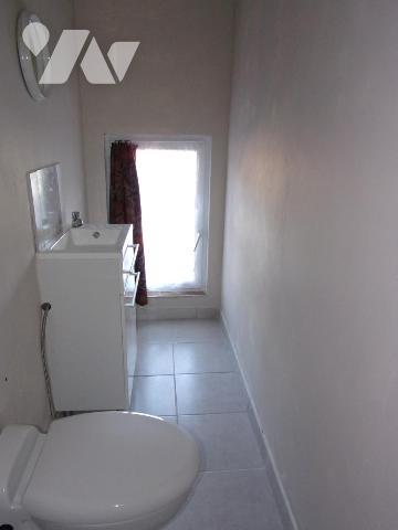 Maison semi-individuelle avec garage