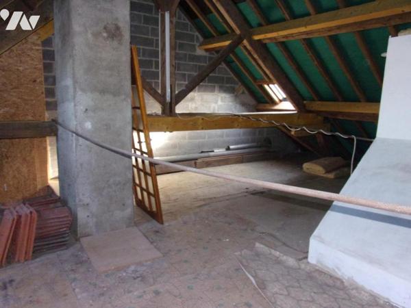 Maison semi-individuelle avec garage