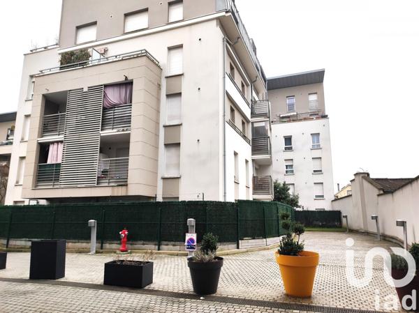 Appartement 4 pièces de 81 m² à Stains (93240)