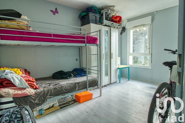 Appartement 4 pièces de 81 m² à Stains (93240)