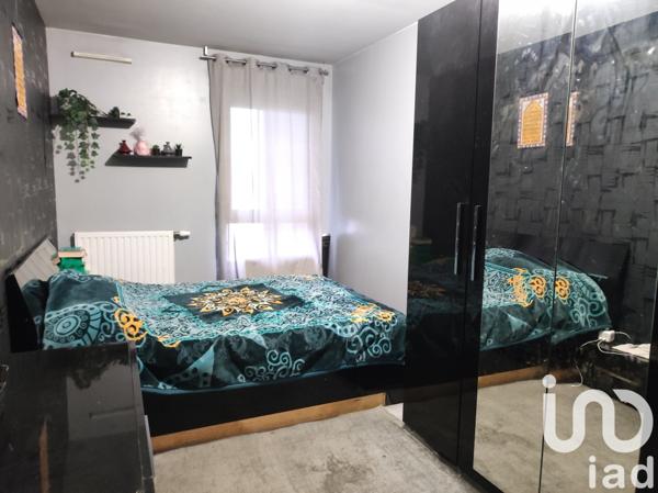 Appartement 4 pièces de 81 m² à Stains (93240)