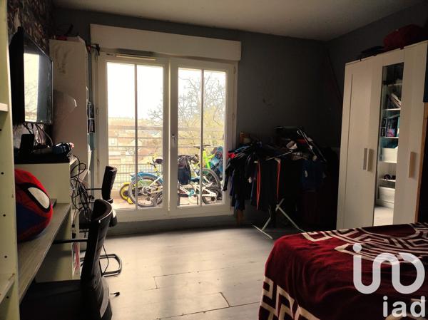 Appartement 4 pièces de 81 m² à Stains (93240)