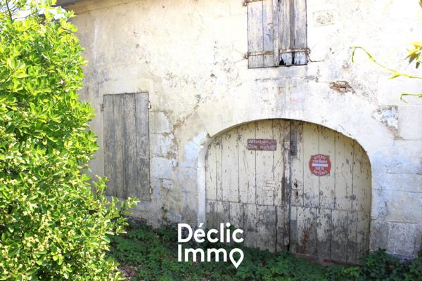 Vente maison en pierre Pont l'abbe d'arnoult, 120m² 2 pièces 69 800€ Charente-maritime