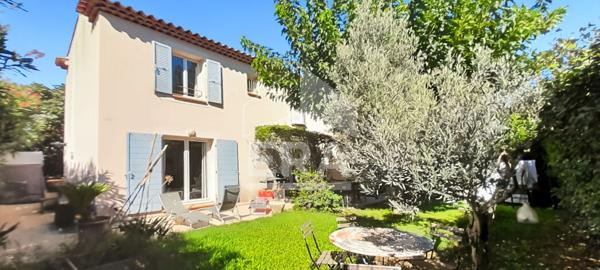 ST REMY DE PROVENCE - Maison individuelle avec jardin dans copropriété avec piscine