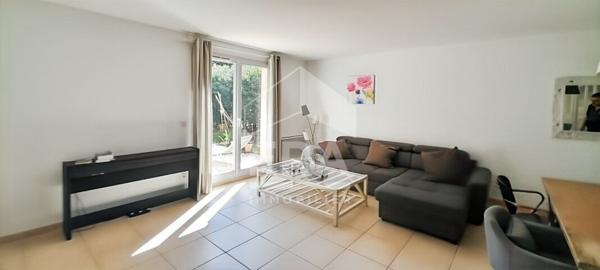 ST REMY DE PROVENCE - Maison individuelle avec jardin dans copropriété avec piscine