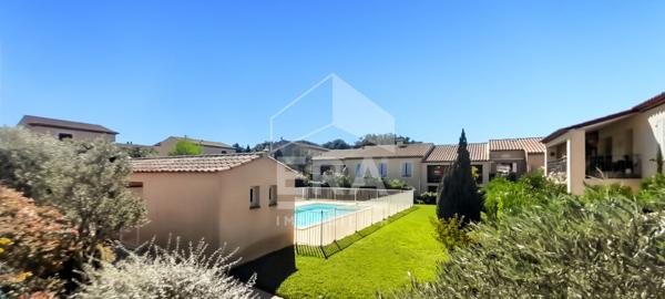 ST REMY DE PROVENCE - Maison individuelle avec jardin dans copropriété avec piscine