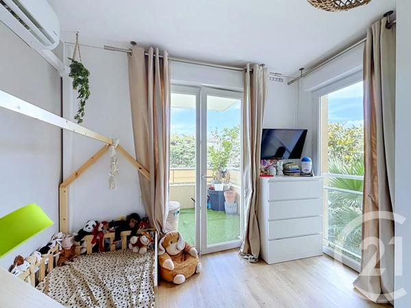 Appartement T2 à vendre  2 pièces - 45 m 2   VILLENEUVE LOUBET  - 06