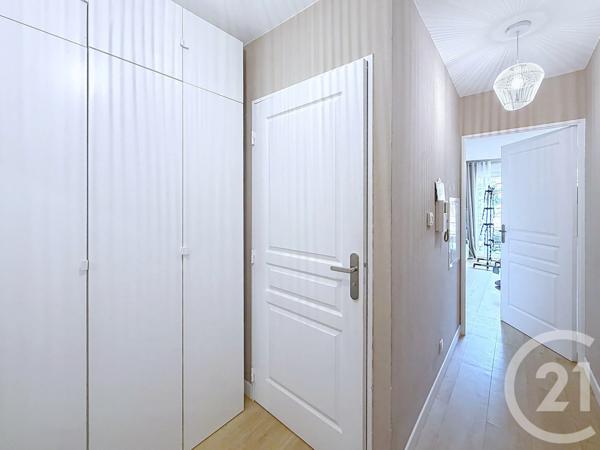 Appartement T2 à vendre  2 pièces - 45 m 2   VILLENEUVE LOUBET  - 06