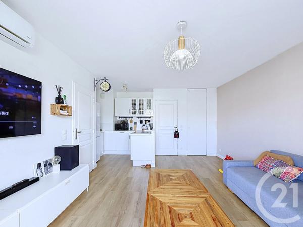 Appartement T2 à vendre  2 pièces - 45 m 2   VILLENEUVE LOUBET  - 06