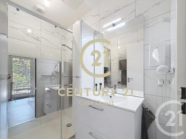 Appartement F3 à vendre  3 pièces - 97,22 m 2   GRASSE  - 06
