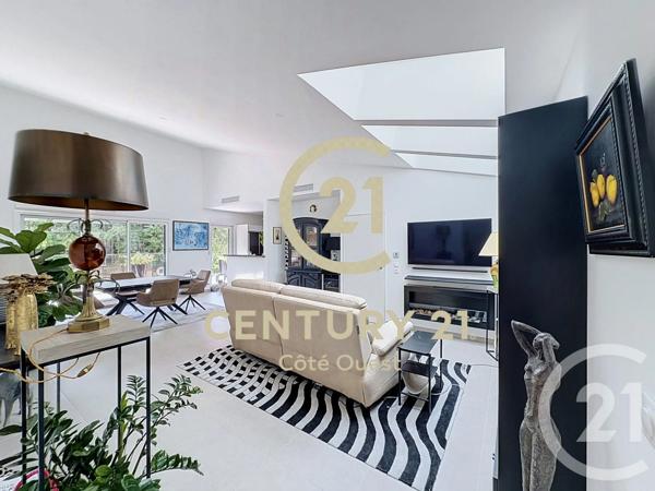 Appartement F3 à vendre  3 pièces - 97,22 m 2   GRASSE  - 06