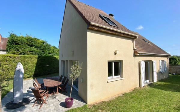 Maison à vendre    5 pièces •  Mézières-sur-Seine