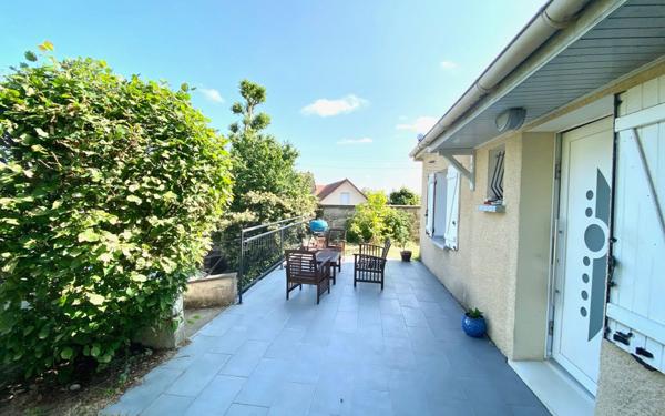 Maison à vendre    5 pièces •  Mézières-sur-Seine