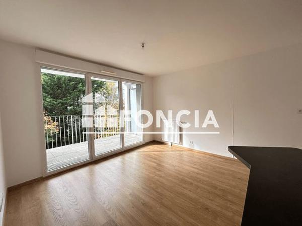 Location Appartement 2 pièces 39.25 m² - 3 BIS COTE SAINT SEBASTIEN Nantes 44000