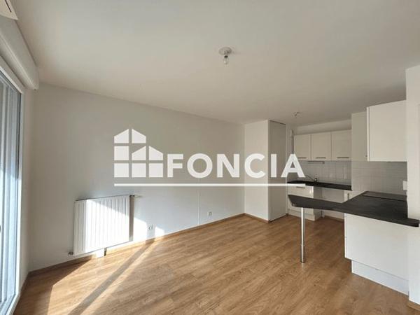 Location Appartement 2 pièces 39.25 m² - 3 BIS COTE SAINT SEBASTIEN Nantes 44000