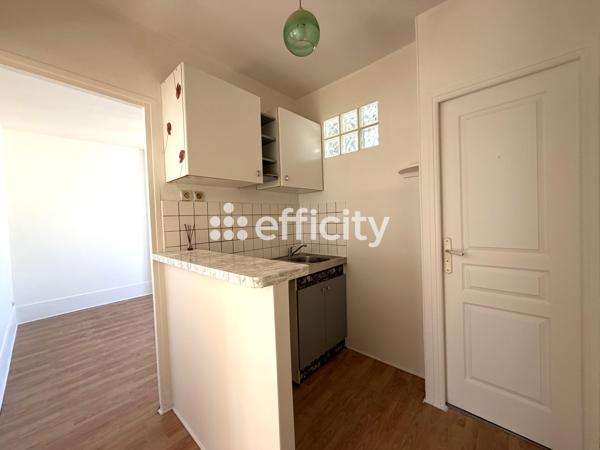 Appartement
         2 pièces
        - 36 m² 220 000 € *