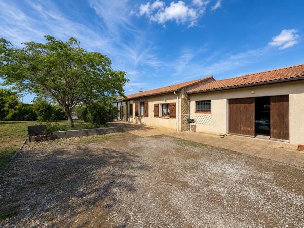 ALZONNE – VILLA 4 FACES DE PLAIN-PIED – PARCELLE DE 1 270 M² – GARAGE DE PLUS DE 40 M²