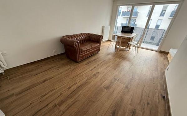 Appartement à louer    1 pièce •  Les Ulis
