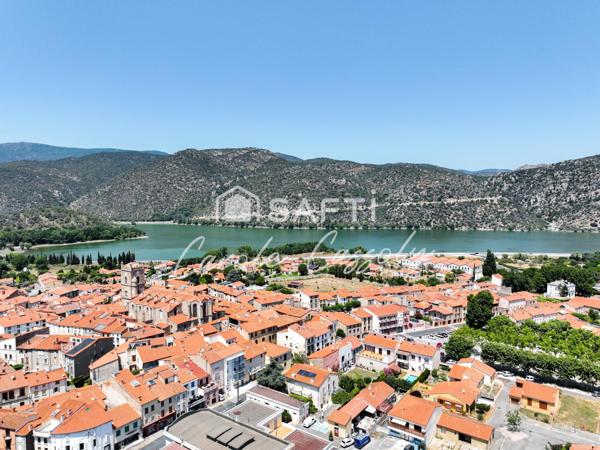 Villa spacieuse de 190m² environ  4 faces plain pied sur grand terrain arboré.