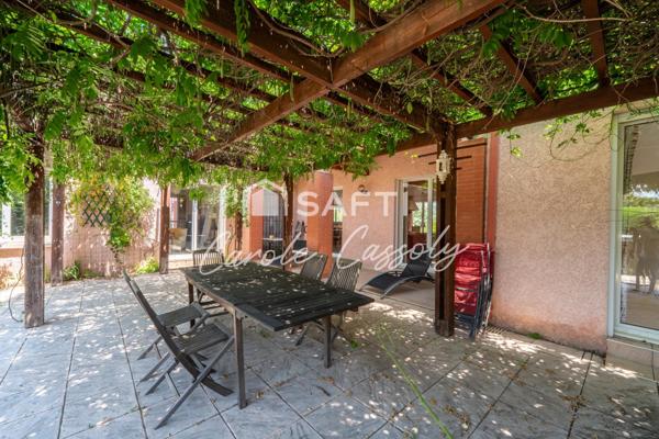 Villa spacieuse de 190m² environ  4 faces plain pied sur grand terrain arboré.