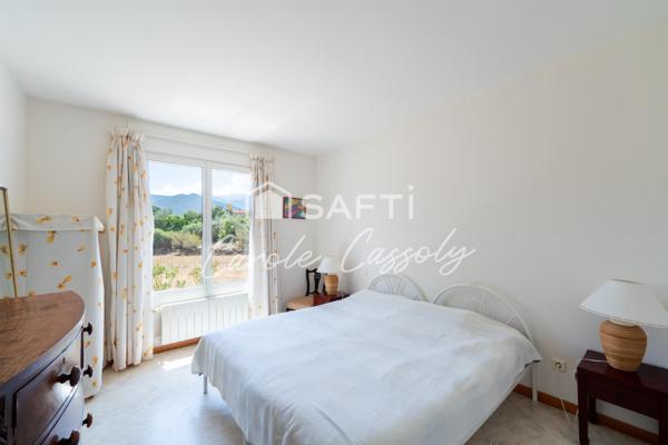 Villa spacieuse de 190m² environ  4 faces plain pied sur grand terrain arboré.