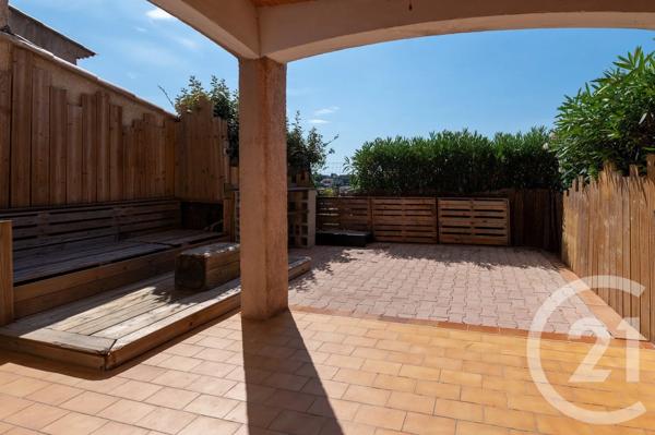 Maison à vendre  4 pièces - 75 m 2   BORMES LES MIMOSAS  - 83