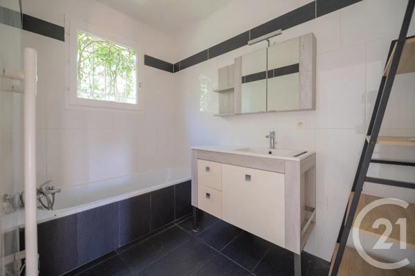 Maison à vendre  4 pièces - 75 m 2   BORMES LES MIMOSAS  - 83