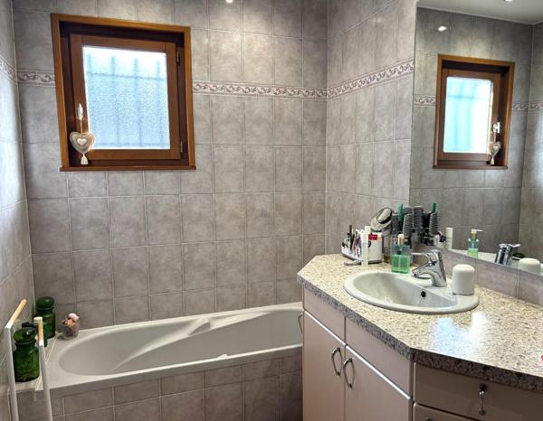 St ETIENNE 42100 proche IUT, Villa sur sous-sol 130m² habitables 3 chambres grand garage sur 851m² de terrain