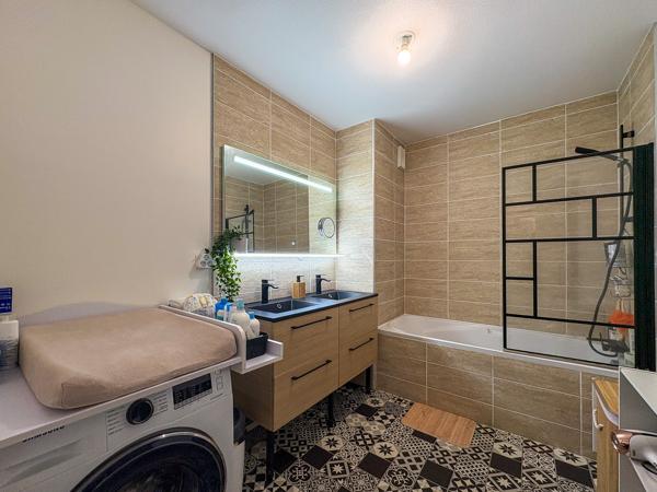 Appartement T3 77m² avec balcon et garage