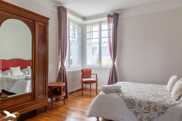 Maison à vendre 380 000 € Uzerche 10 p 300 m² DPE D