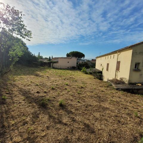 Dpt Gard (30), à vendre secteur Chantilly belle maison mitoyenne à rénover 115m² environ sur un terrain clos de 892m².