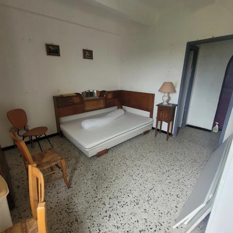 Dpt Gard (30), à vendre secteur Chantilly belle maison mitoyenne à rénover 115m² environ sur un terrain clos de 892m².