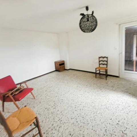 Dpt Gard (30), à vendre secteur Chantilly belle maison mitoyenne à rénover 115m² environ sur un terrain clos de 892m².