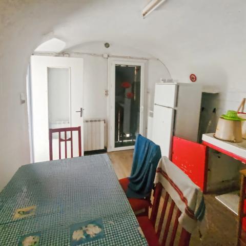 Dpt Gard (30), à vendre secteur Chantilly belle maison mitoyenne à rénover 115m² environ sur un terrain clos de 892m².