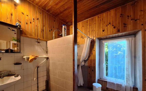 Maison rénovée montagne noire très proche Lac de Laprade avec jardin et garage