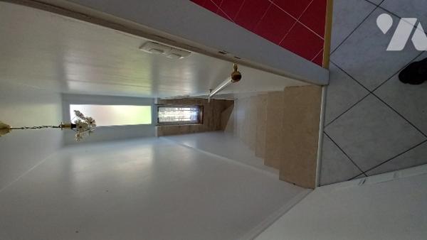 Maison de ville sur sous-sol entièrement aménagé.