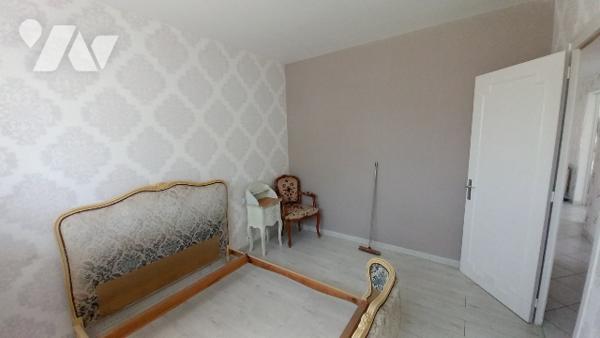 Maison de ville sur sous-sol entièrement aménagé.