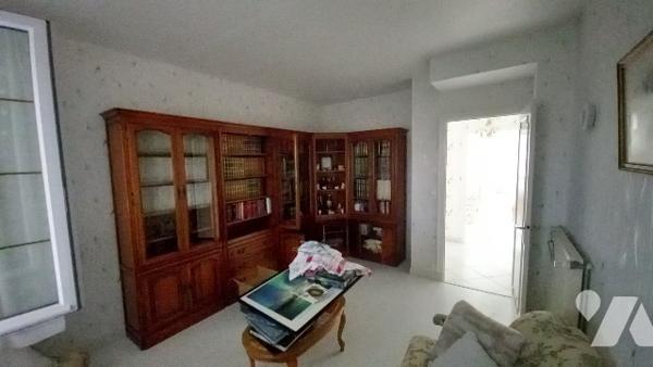 Maison de ville sur sous-sol entièrement aménagé.