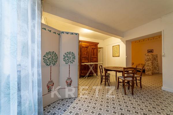 Avignon intra-muros, appartement dans hôtel particulier 18ème avec terrasse