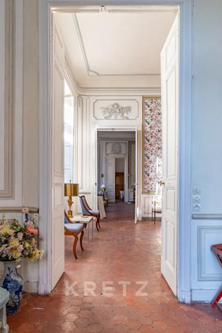 Avignon intra-muros, appartement dans hôtel particulier 18ème avec terrasse