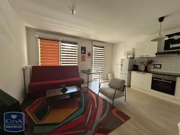 Appartement à louer 2 pièces Corbeil-Essonnes (91100)