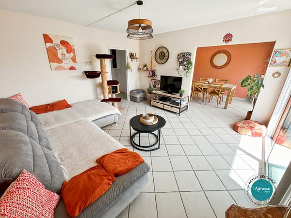Appartement 5 pièces avec balcon cave et parking