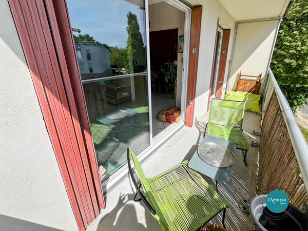 Appartement 5 pièces avec balcon cave et parking